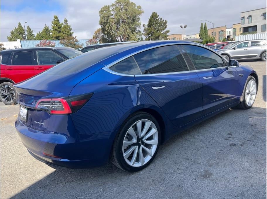2020 Tesla Model 3 — detail view