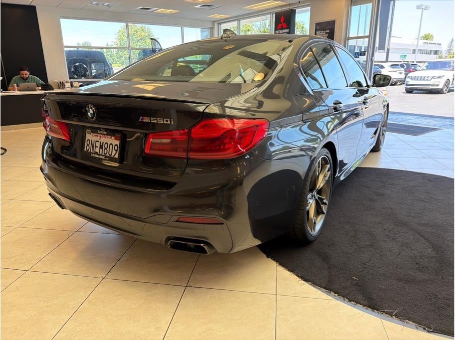 2020 BMW 5 Series — detail view