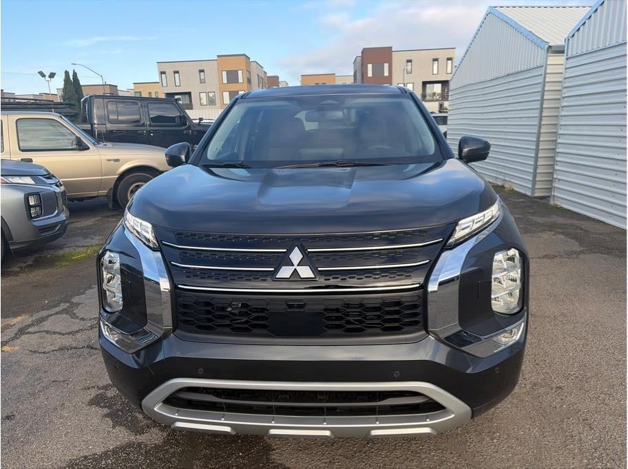 2025 Mitsubishi Outlander PHEV — side profile view
