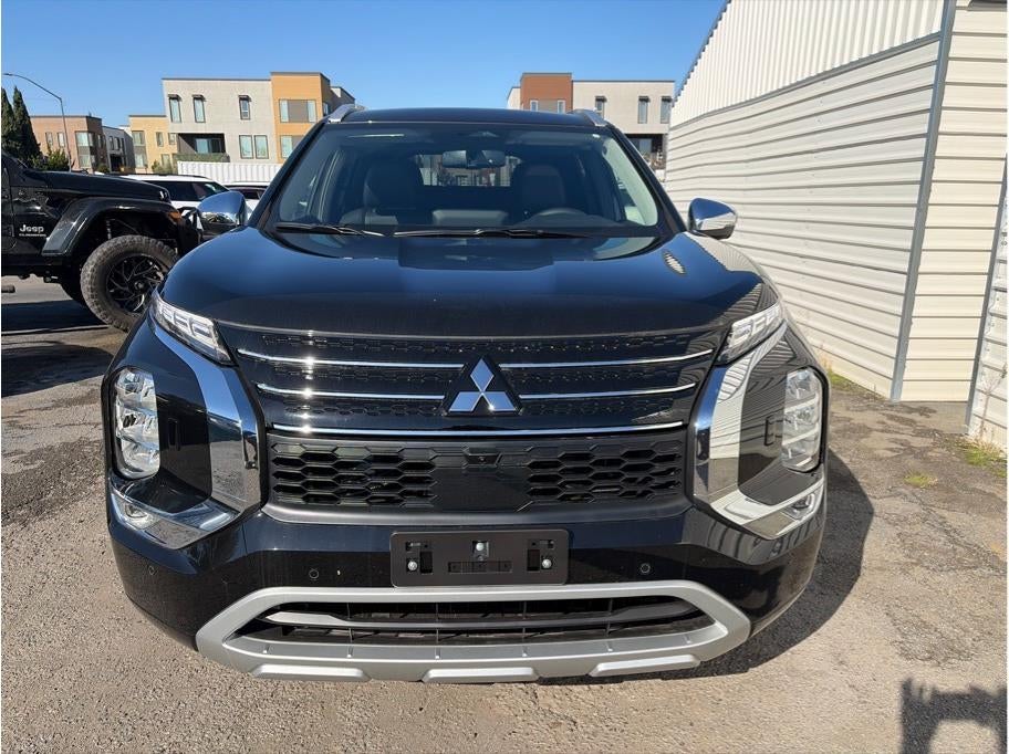 2025 Mitsubishi Outlander PHEV — side profile view