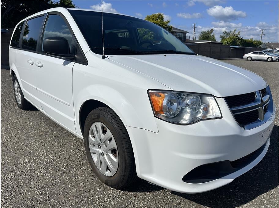 2017 Dodge Grand Caravan Passenger — rear three-quarter view
