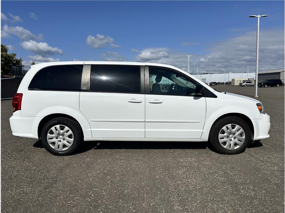 2017 Dodge Grand Caravan Passenger — interior view