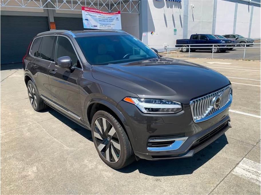 2023 Volvo XC90 — rear three-quarter view