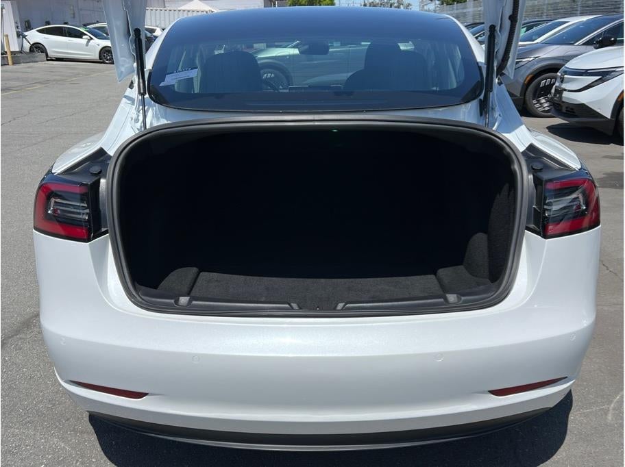 2019 Tesla Model 3 — detail view
