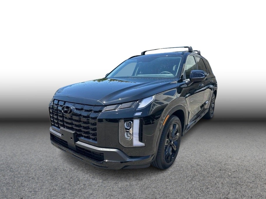 2025 Hyundai Palisade XRT Sport Utility 4D in Black — front three-quarter view